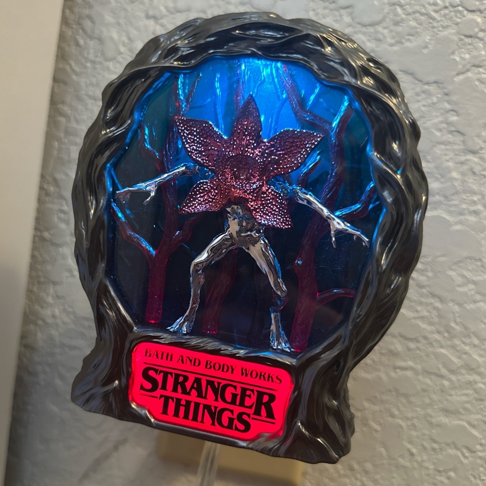BRAND NEW Stranger Things Demogorgon ‘Bath & Body Works’ wallflower plug in